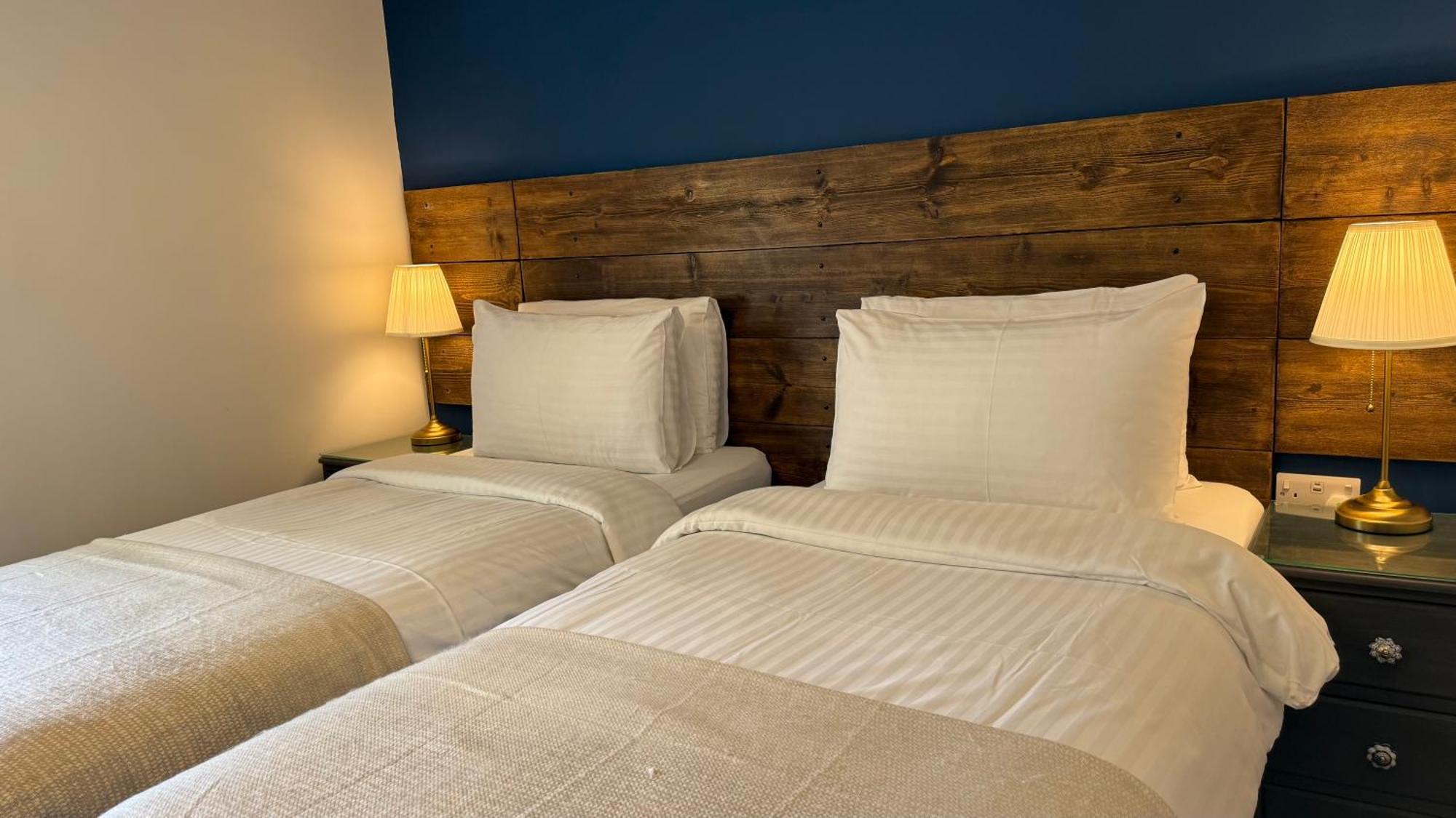 Watermead House Hotel Chard Bagian luar foto