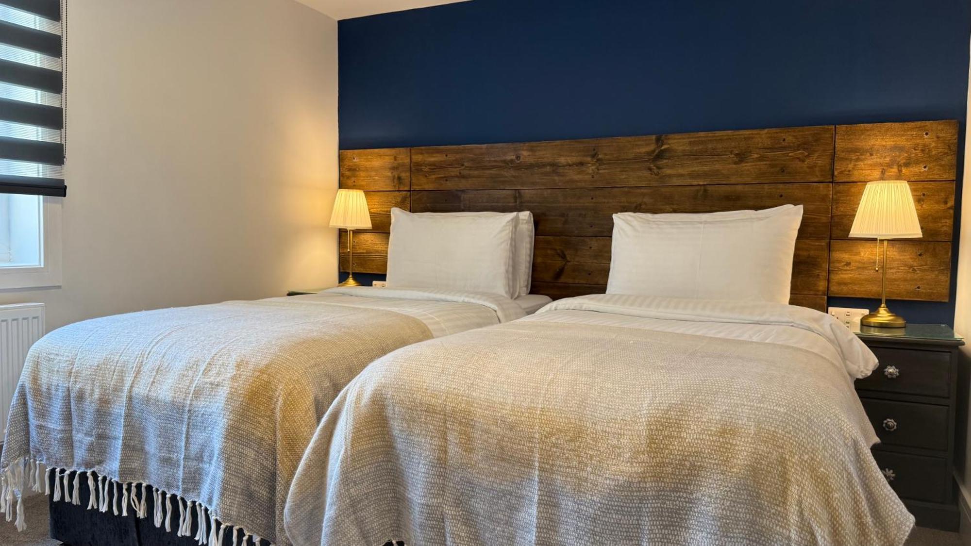 Watermead House Hotel Chard Bagian luar foto