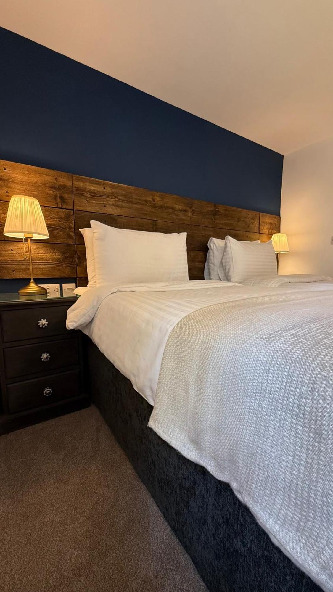 Watermead House Hotel Chard Bagian luar foto