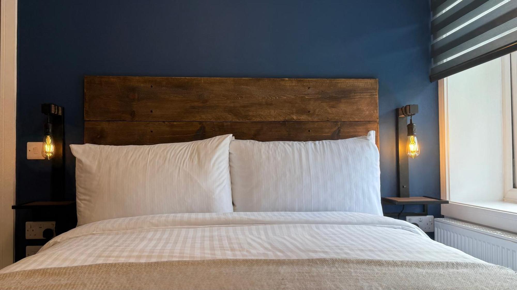 Watermead House Hotel Chard Bagian luar foto